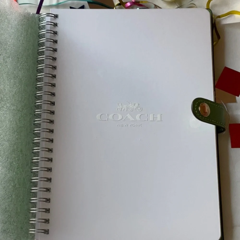 📚COACH NOTEBOOK IN SIGNATURE CANVAS COLORBLOCK NEON GREEN  📚